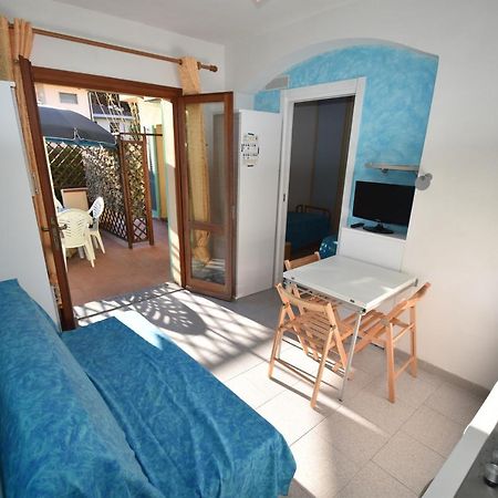 Appartamenti Sabbia - Zona Mare Con Terrazze, Clima, E Posti Auto Marina di Campo Exterior photo